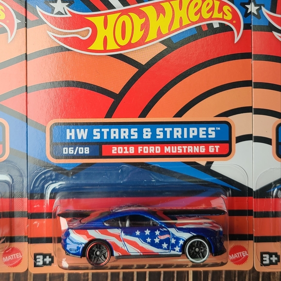 Hot Wheels Stars & Stripes Set - Picture 7 of 9